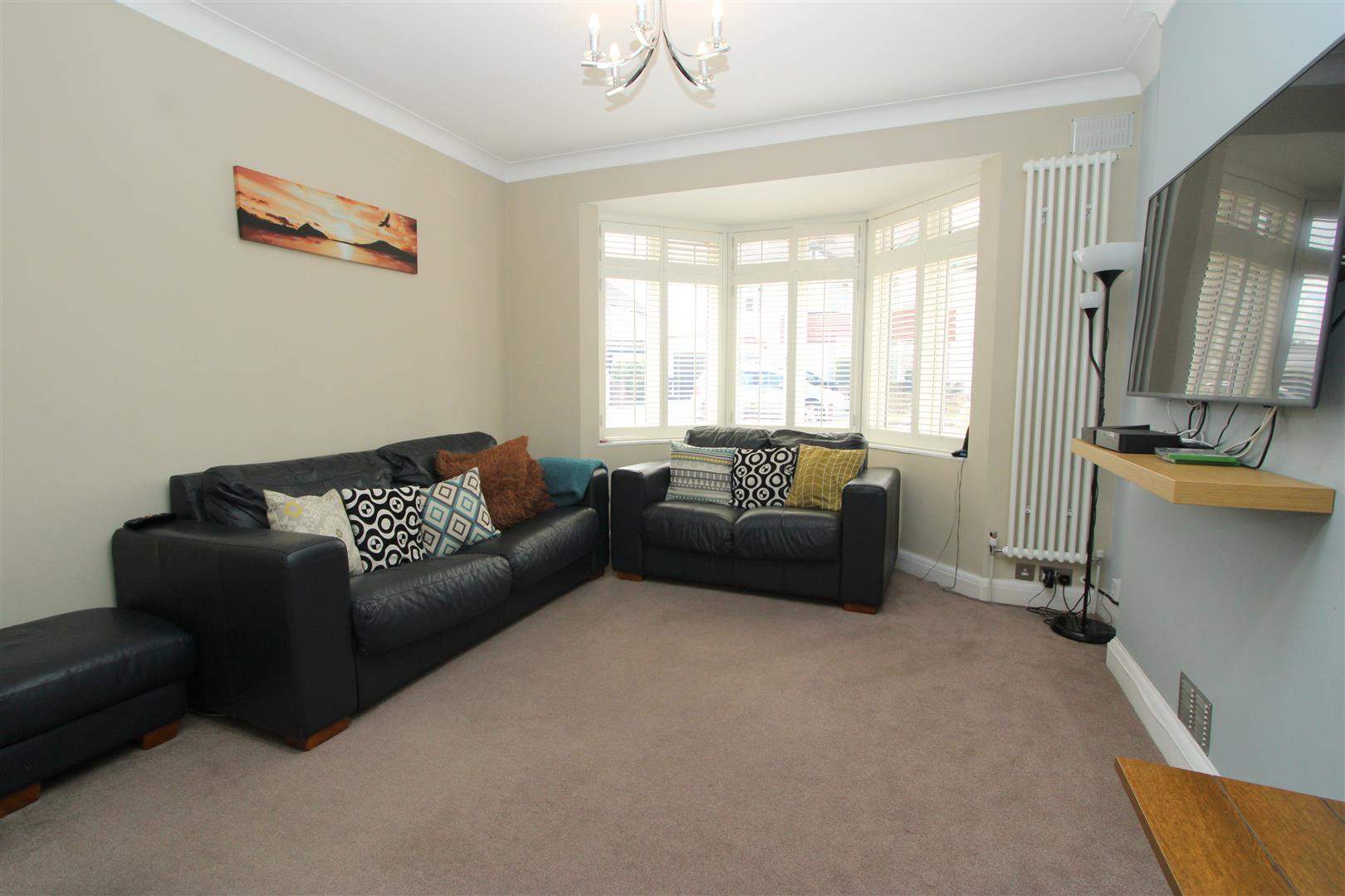 Tritton Avenue, Beddington